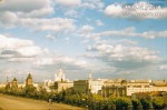 Jacques Dupaquier. Вид из Кремля на жилую многоэтажку и банк на Котельнической набережной. 1956